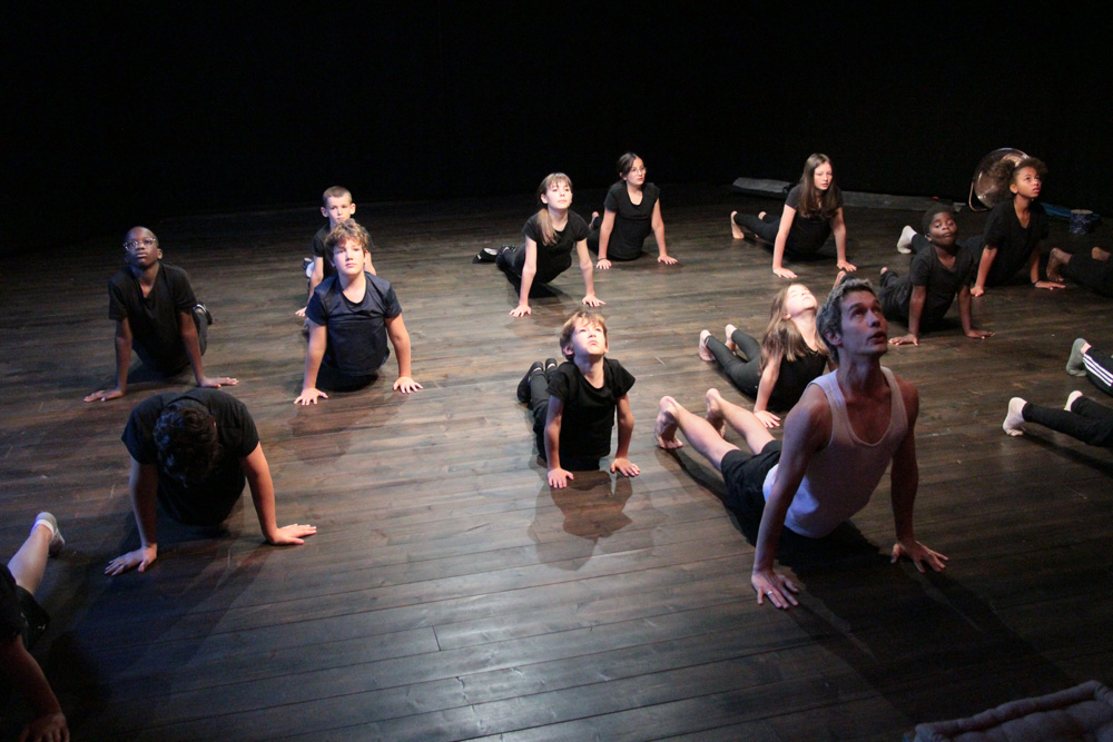 Enseigner l'expression théâtrale aux enfants